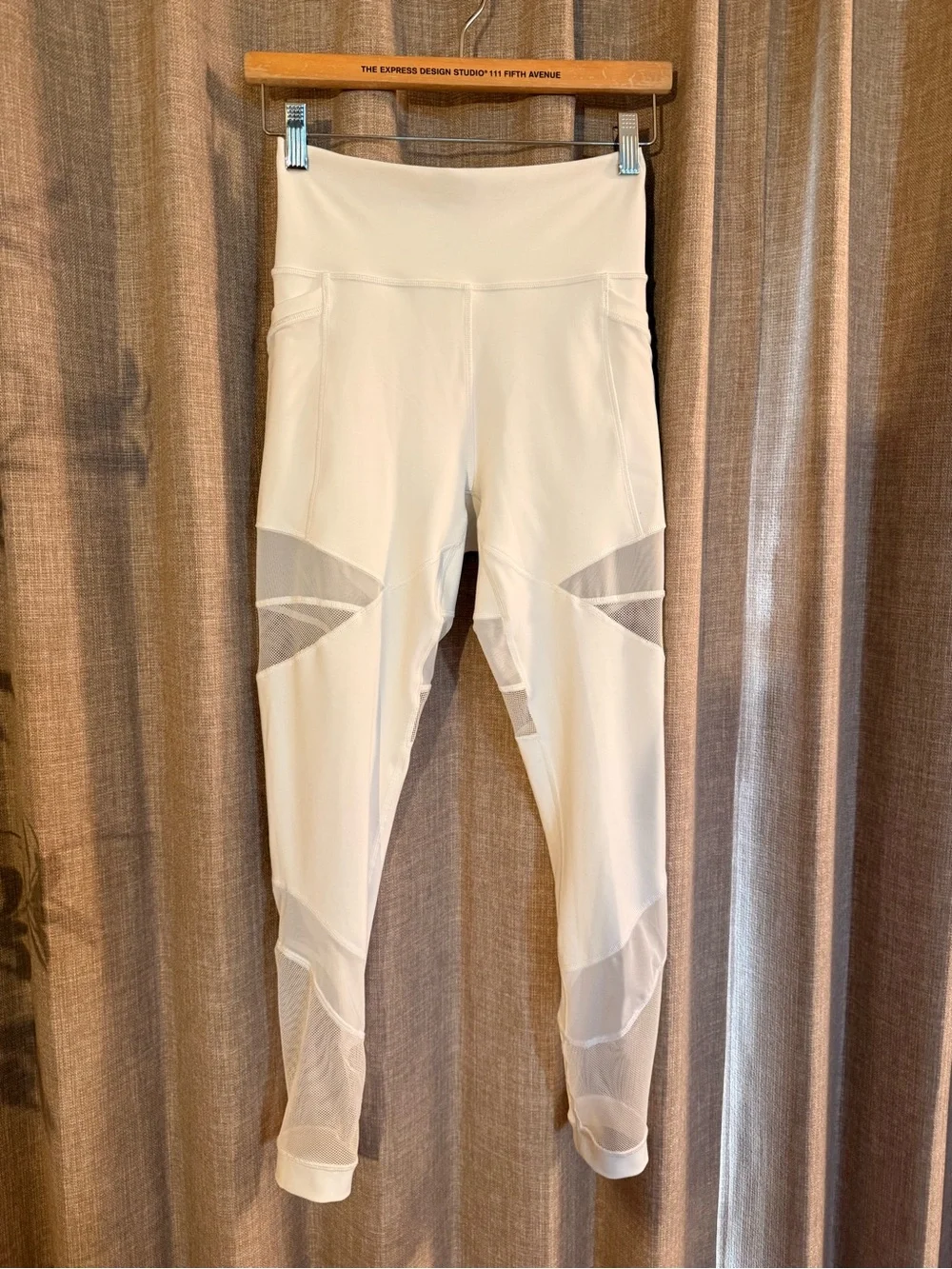 Lululemon Forget The Sweat Tight 25 White Mesh Leggings Size 6